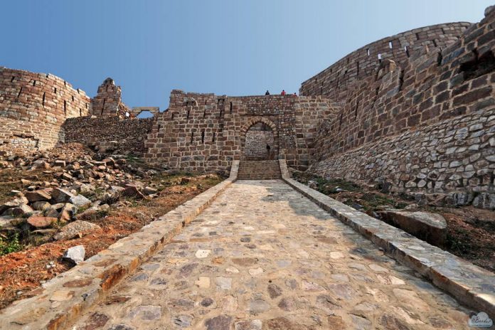 adilabad-fort-entrance-delhi