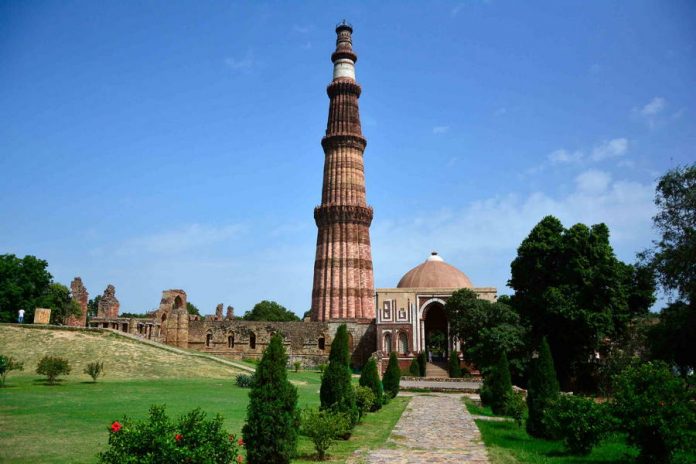 qutub-minar